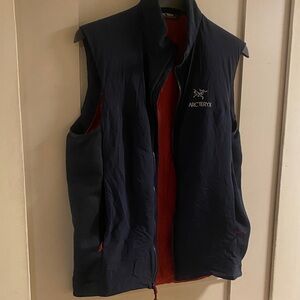 Arc'teryx Men's Navy and Red Vest
